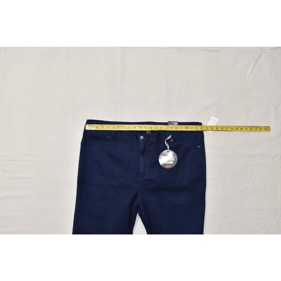 Avenue Women Denim Butter Denim Bootcut Jeans Plus Size 28 Average Cotton NEW - Picture 3 of 8